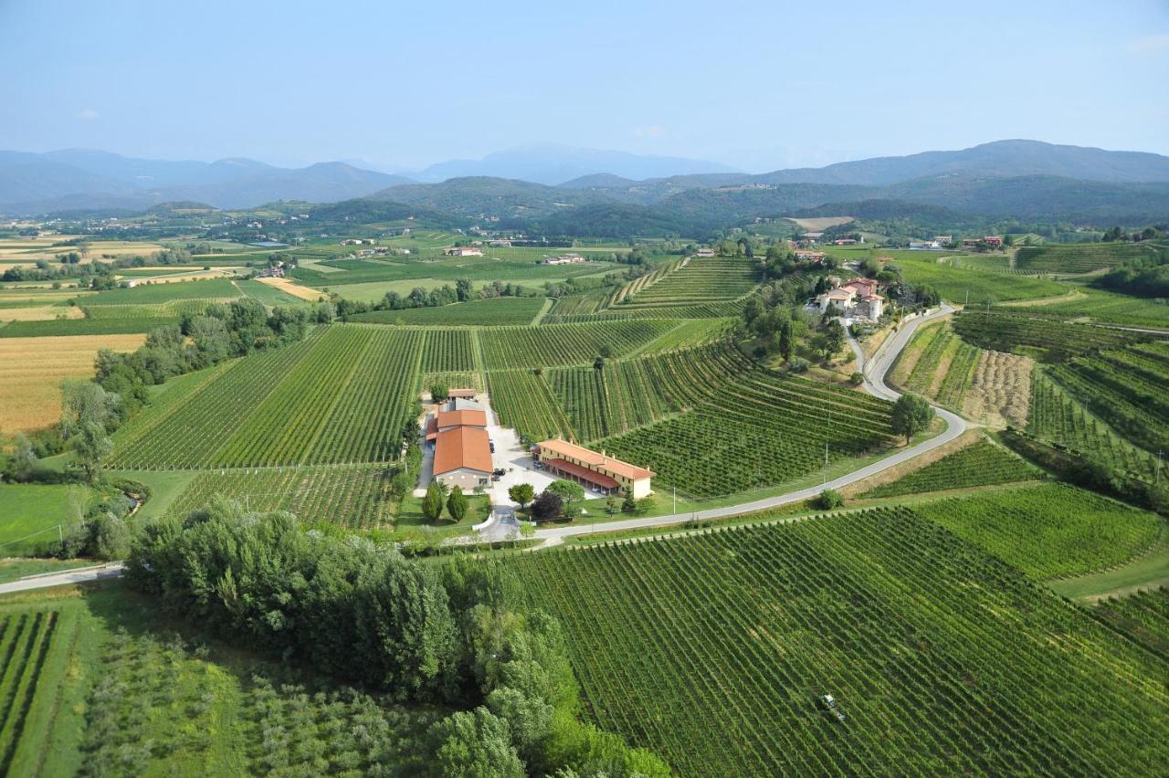 Alloggio Agrituristico Corte San Biagio Corno di Rosazzo Eksteriør billede