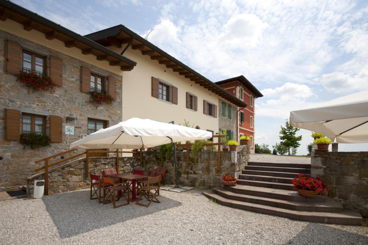Alloggio Agrituristico Corte San Biagio Corno di Rosazzo Eksteriør billede