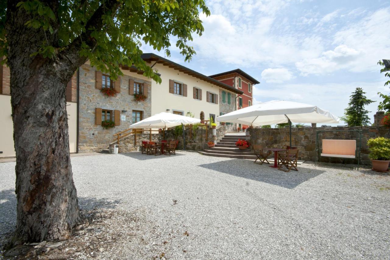Alloggio Agrituristico Corte San Biagio Corno di Rosazzo Eksteriør billede